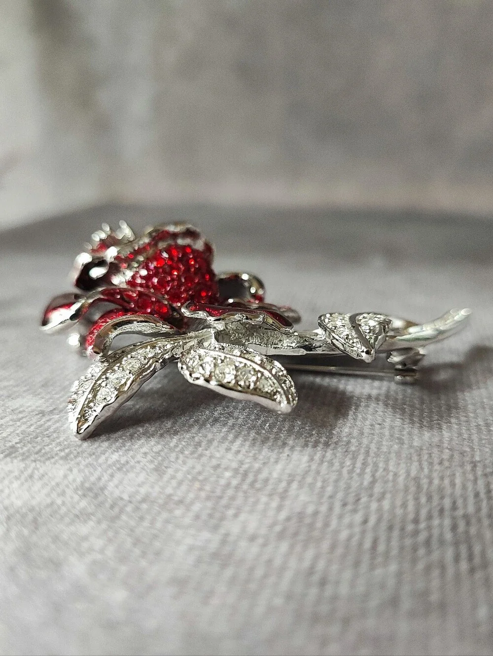 Nolan Miller Nancy Reagan Red Rose Flower Enameled Brooch Vintage Silver Tone
